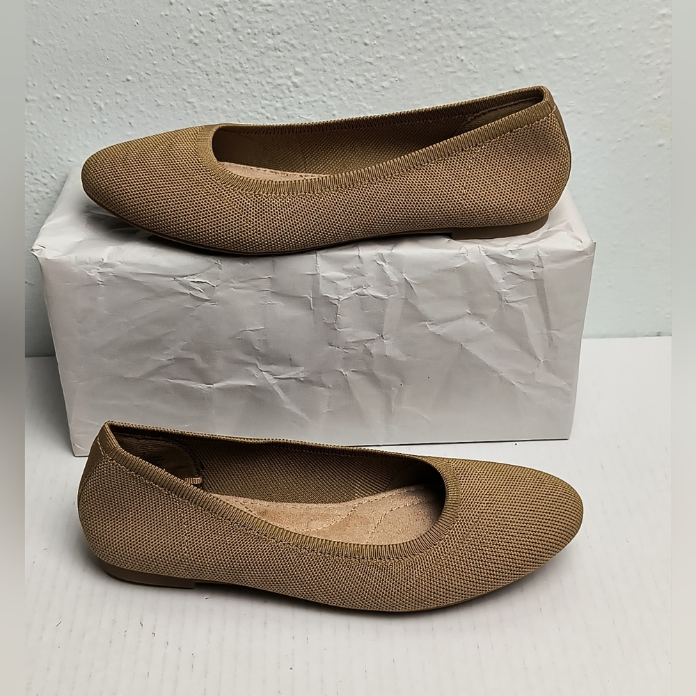 Old Navy 7 Toffee Flats Shoes Rounded Toe Casual Travel Driving